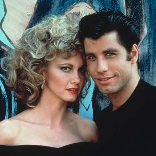 [ PEOPLE ] John Travolta rend hommage à Olivia Newton-John