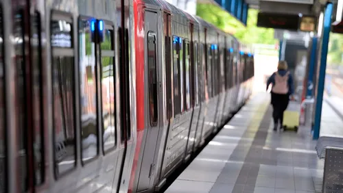 [ SOCIETE ]: Les grèves reprennent aujourd’hui dans les...