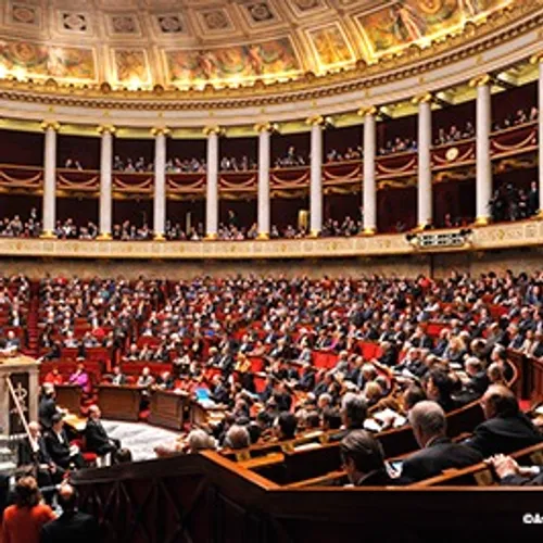 [ SOCIÉTÉ ]: Pas de majorité absolue à l’assemblée nationale