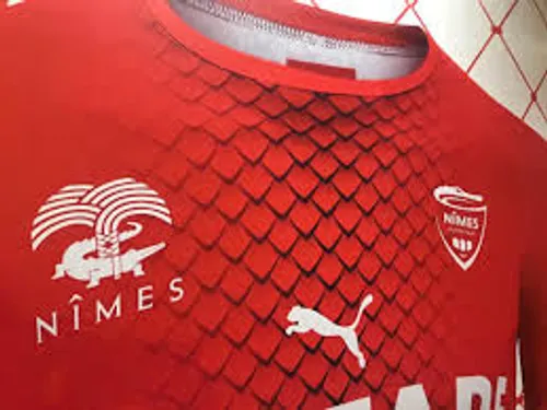 [FOOTBALL]: Le Nîmes Olympique dans le rouge.