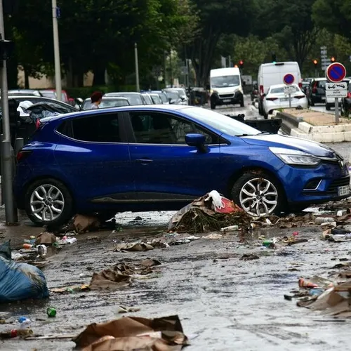 [ ECOLOGIE ]: A Marseille, le nettoyage s'est terminé au cours de...