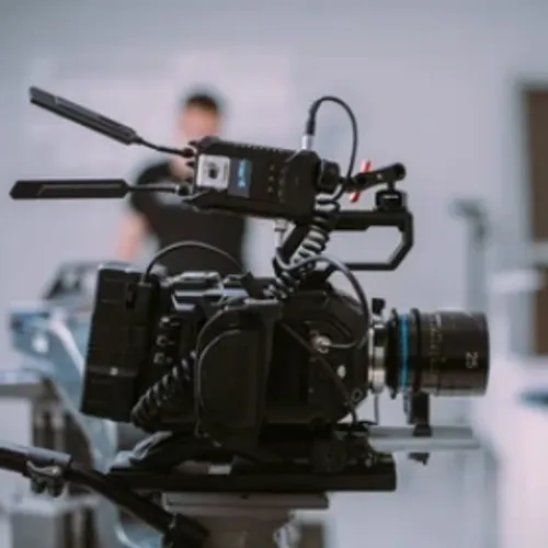 [ SOCIETE ] TOURNAGE EN COUR A MARTIGUES