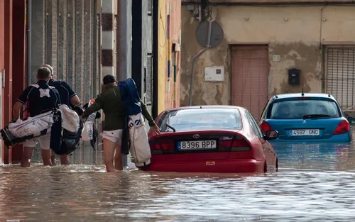 [ Société ] Crise des inondations en Espagne : 51 victimes dans la...