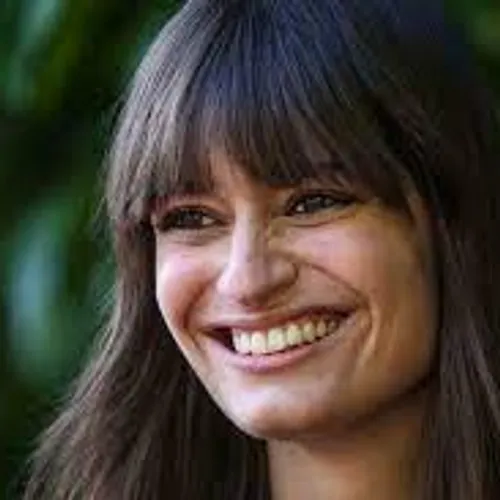 [ MUSIQUE ] Clara Luciani sort son nouvel album festif pour l'été 