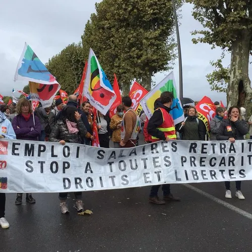 [ SOCIETE ]: Les réformes du gouvernement sur le chômage et les...