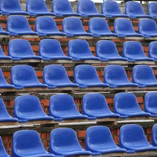 [ SPORT ]: Il n’y aura plus de matchs de foot professionnel le 5 mai