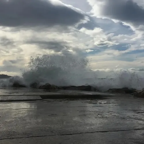 [ METEO - FRANCE ] Fortes vagues : les Bouches-du-Rhône placées en...