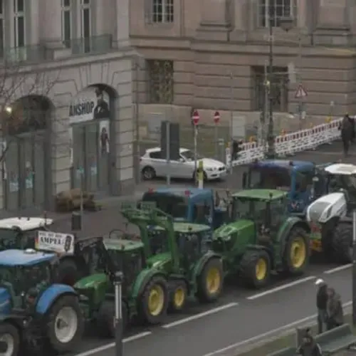[ MANIFESTATION - FRANCE ] La grogne s'empare des agriculteurs à...