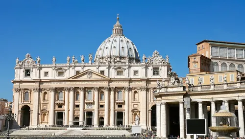 [ SCANDALE ]: Après la réaction du pape, de nombreux évêques ont...