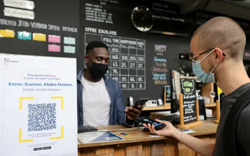 [ SOCIETE ] Entrez, scannez, profitez ! Le pass sanitaire...