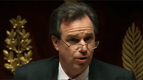 [ SOCIETE ]: Le président de la région PACA a pris la décision de...