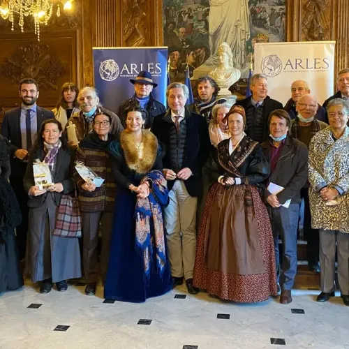 [ TRADITION ] Arles: les artisans santonniers à l'heure des...