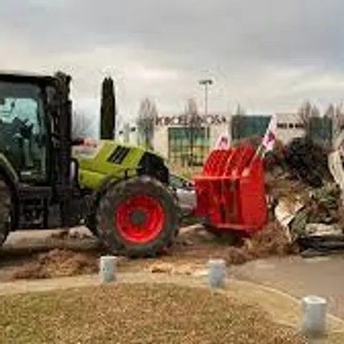[SOCIAL]: Les agriculteurs manifestent à Nîmes aujourd’hui.