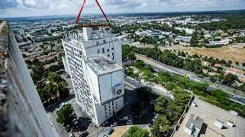 [A LA UNE]: A Nîmes, suspension de la démolition de la tour Avogadro.