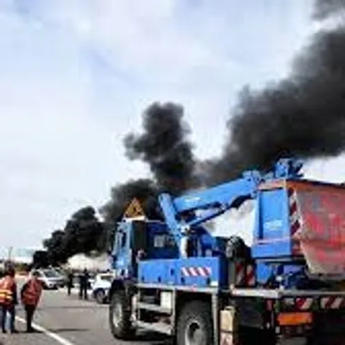 [SOCIAL]: Des grévistes retournent au dépôt pétrolier de Fos...