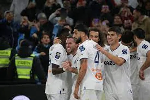 [FOOTBALL]: La course au titre relancée après la défaite du PSG ?