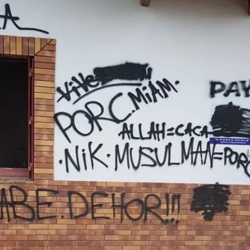 [ FAIT DIVERS ] Martigues: Tags islamophobes et racistes sur le...