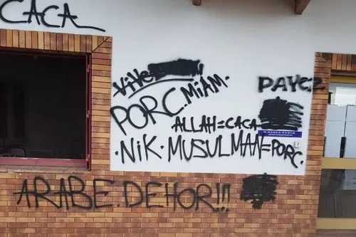 [ FAIT DIVERS ] Martigues: Tags islamophobes et racistes sur le...