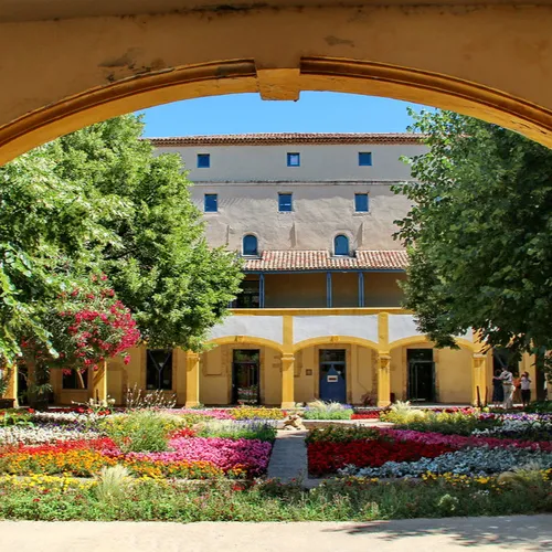 [ EDUCATION ] Arles: Collégiens et professionnels à l'honneur à...