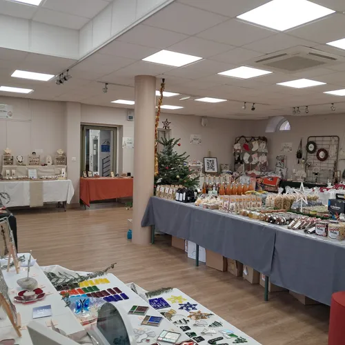 🔊Des produits locaux au pied du sapin à Orgères