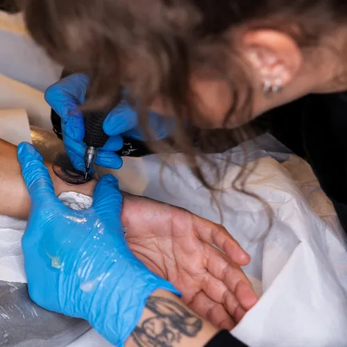 Le Girl’ink Tattoo Convention déménage en Eure-et-Loir