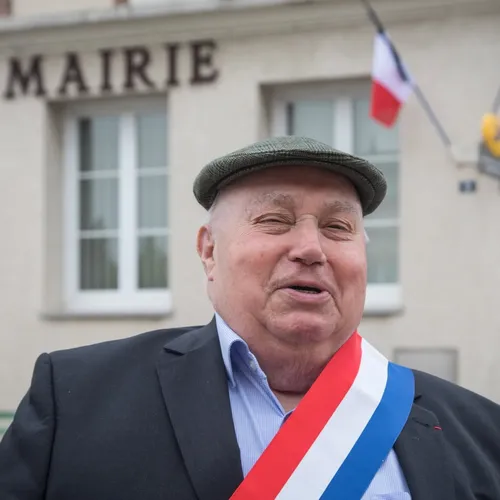 Eure-et-Loir : l'ultime hommage à Claude Térouinard, figure...