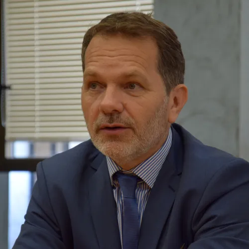 Pointée du doigt, la justice répond après le meurtre de Lyhanna