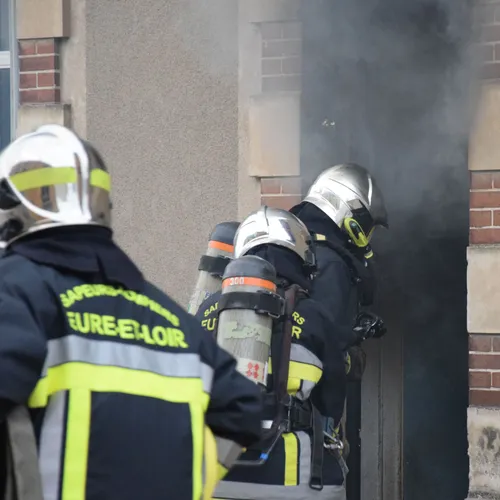 Un pavillon désaffecté ravagé par un incendie à Chartres