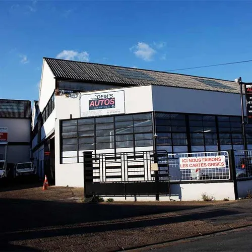 LUCÉ – Braquage à main armée, deux malfaiteurs repartent avec le...