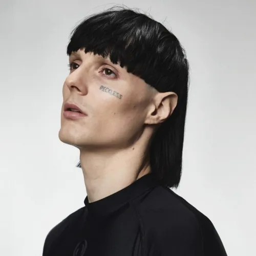 Aimé Simone sort son album Rev- Le 4 avril