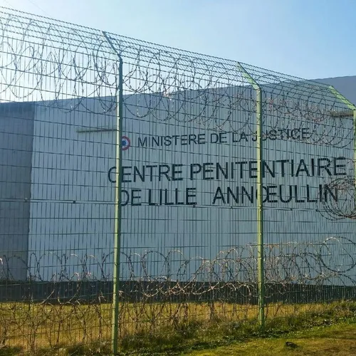 7h - Une enquête ouverte à l'encontre de surveillants du centre...