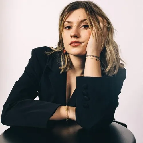 Marine ,la gagnante de la Star Academy , nous parle de son premier...