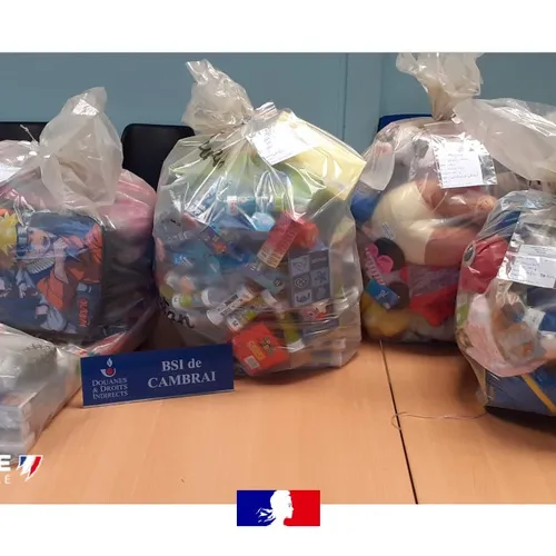 9h - Une opération de la police et de la douane sur le marché de...