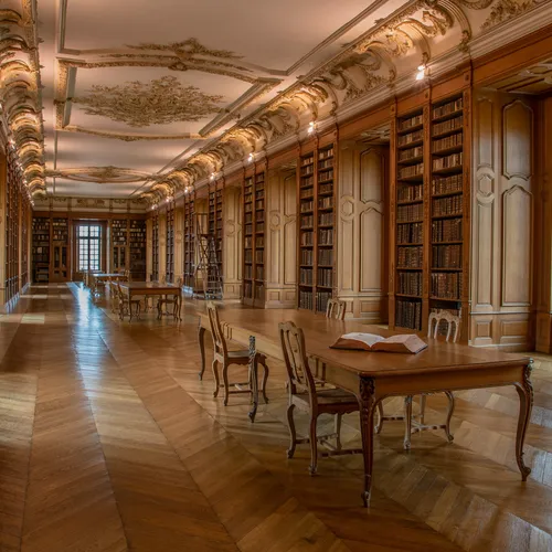 L'invité du jour : on vous dit tout sur la bibliothèque bénédictine...