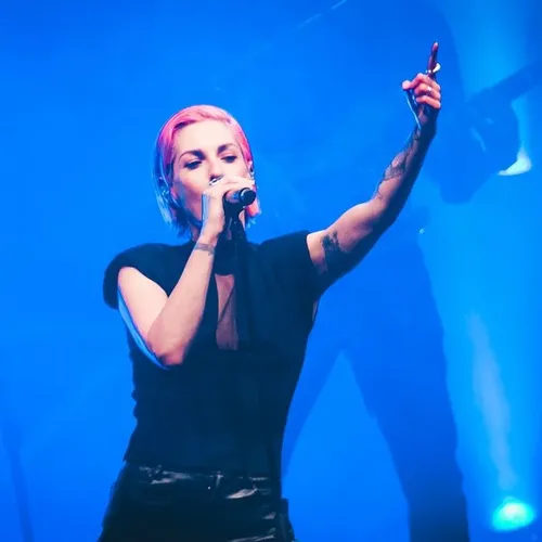 Muse D!RECT Live : L’interview de Jennifer Ayache (SUPERBUS)