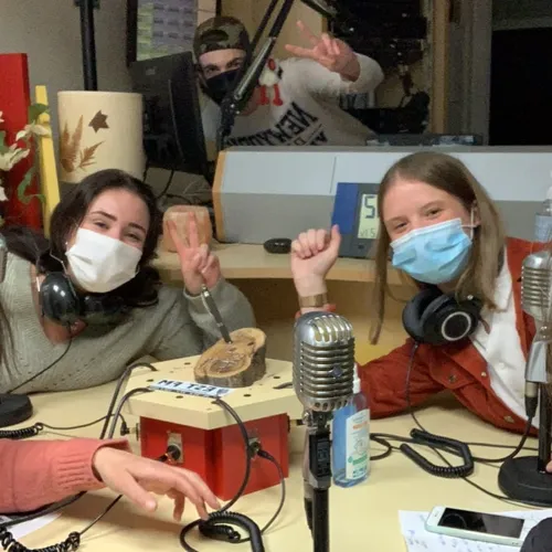 Marie-Ange, Hélène et Mathilda, étudiantes du Lycée Schattenmann de...