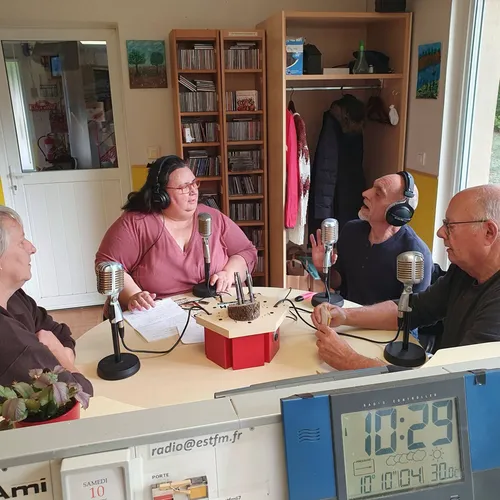 La troupe de théâtre les Obadiers de Dabo sur EST FM