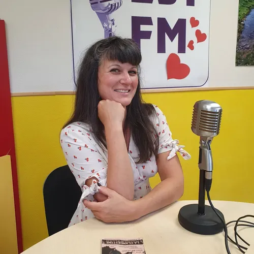 Luna Moka nous parle de la revue cabaret et de son école de danse...