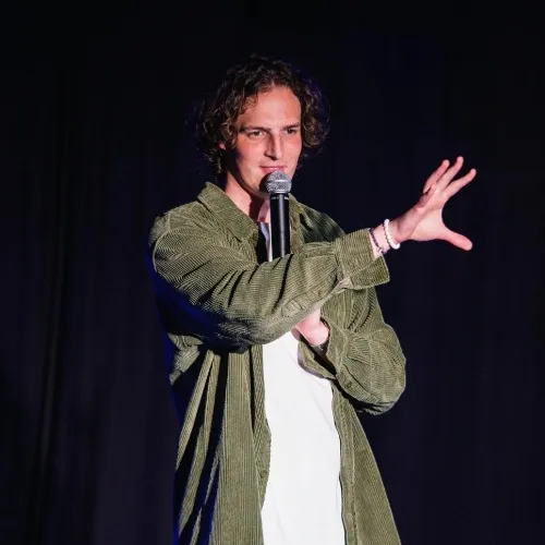 Paul de Saint-Sernin à Scène 55 à Mougins 