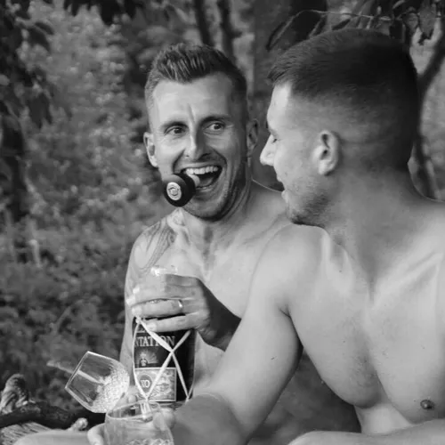 Le calendrier des Dieux du vin 2026 : quand la nudité rime avec...