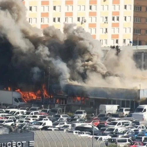 27/10/23 : Incendie dans un entrepôt proche du Min à Nice Ouest