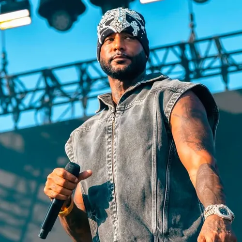 Booba placé en garde à vue après une plainte de Gims et DemDem pour...