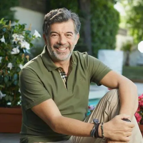 12/10/23 : L’animateur Stéphane Plaza visé par une enquête pour...