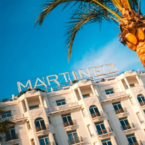 L’Hôtel Martinez vient de signer son raccordement au réseau Énergie...