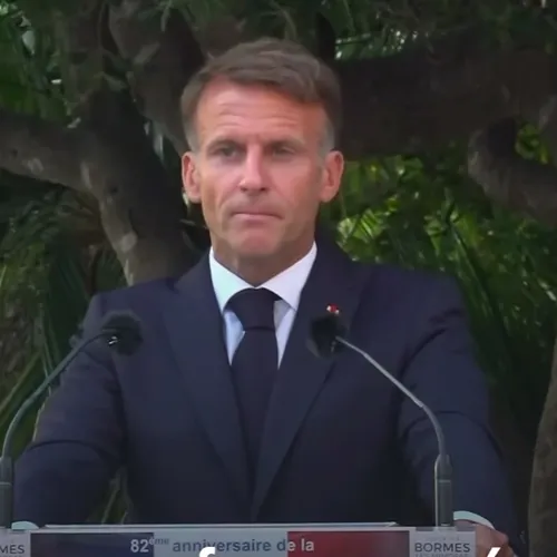 Incendies dans le Var : Emmanuel Macron promet des aides...