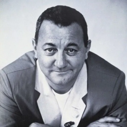 Opio rend hommage à Coluche, 40 ans après sa disparition