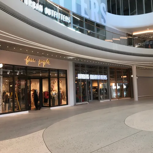 RESTRICTIONS SANITAIRES : CAP 3000 ET 4 GALERIES MARCHANDES DES...