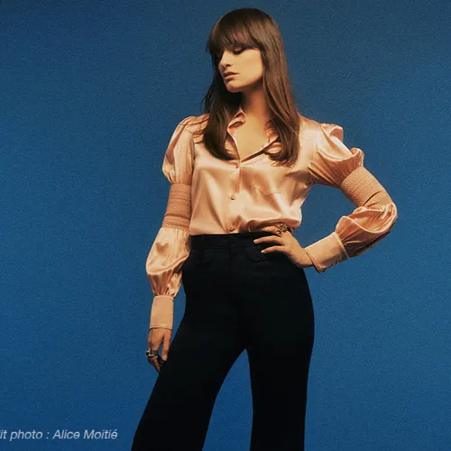 CLARA LUCIANI EN INTERVIEW EXCLUSIVE SUR CANNES RADIO VENDREDI 21...