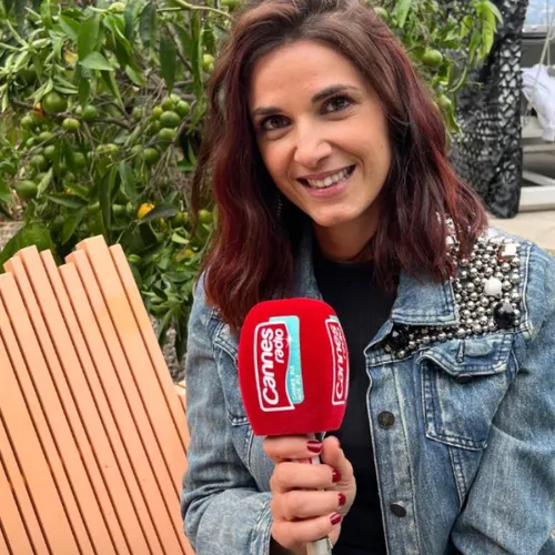 Johanna Arnaud, la slameuse qui fait vibrer les mots à Mougins