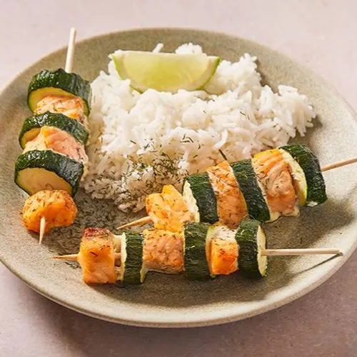 Brochettes de saumon et courgettes